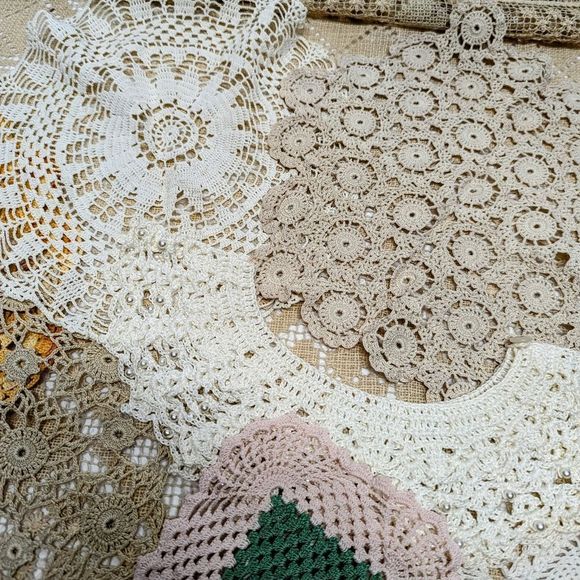 Vintage 14 pc Lace Doily Collection - Picture 4 of 10